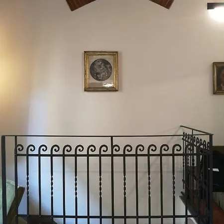Historical J&d Apartment